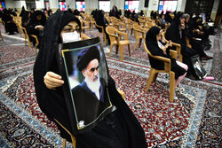 اصفہان کے گلستان شہداء میں حضرت امام خمینی کی برسی منائی گئی