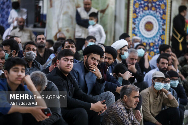 حجت الاسلام سید ابراهیم رئیسی رئیس جمهور شامگاه جمعه ۱۳ خرداد ماه ۱۴۰۱ و در آستانه سی و سومین سالگرد ارتحال بنیانگذار جمهوری اسلامی در حرم امام خمینی (ره) سخنرانی کرد