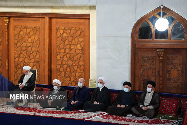 قائد الثورة الاسلامية يلقي خطابا في مراسم الذكرى الـ 33 لرحيل الإمام الخميني (رض) في مرقد الامام