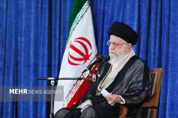 İmam Humeyni (ra) İslam Cumhuriyeti'nin ruhudur İmam Humeyni (ra) İslam Cumhuriyeti'nin ruhudur