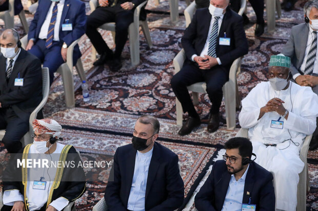 حسین امیرعبداللهیان وزیر امور خارجه ایران درمراسم سی و سومین سالگرد ارتحال امام خمینی(ره) حضور دارد