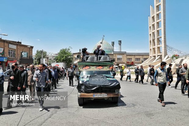 تصویر روز... دسته عزاداری ارتحال امام خمینی در زنجان