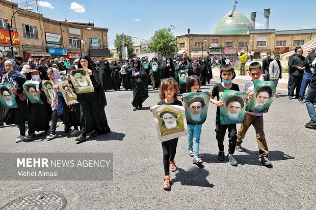 تصویر روز... دسته عزاداری ارتحال امام خمینی در زنجان