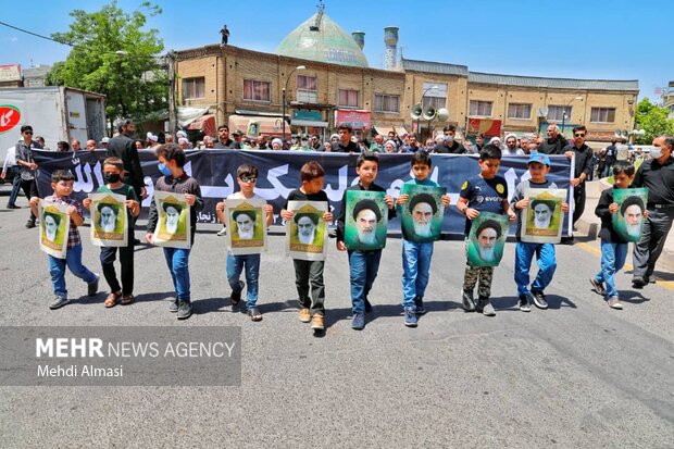 تصویر روز... دسته عزاداری ارتحال امام خمینی در زنجان
