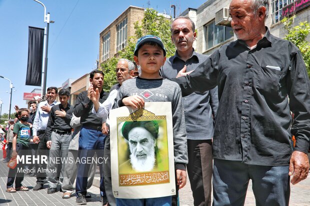 تصویر روز... دسته عزاداری ارتحال امام خمینی در زنجان