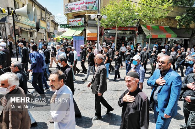 تصویر روز... دسته عزاداری ارتحال امام خمینی در زنجان