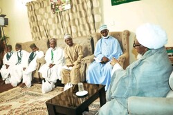  شیخ ابراهیم زکزاکی با جمعی از فعالان قرآنی نیجریه دیدار  کرد