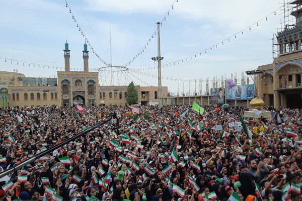 اجتماع بزرگ هم خوانی « سلام فرمانده» در پیشوا اجتماع بزرگ هم خوانی « سلام فرمانده» در پیشوا