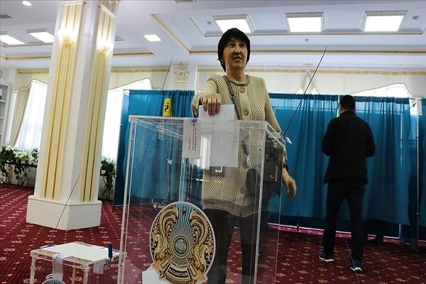 قانون اساسی قزاقستان با رأی موافق مردم در همه‌پرسی اصلاح شد 