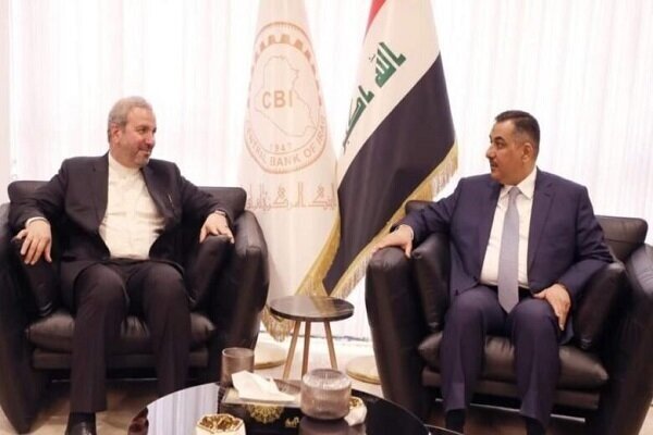 Iran, Iraq officials discuss enhancing coop. in banking field
