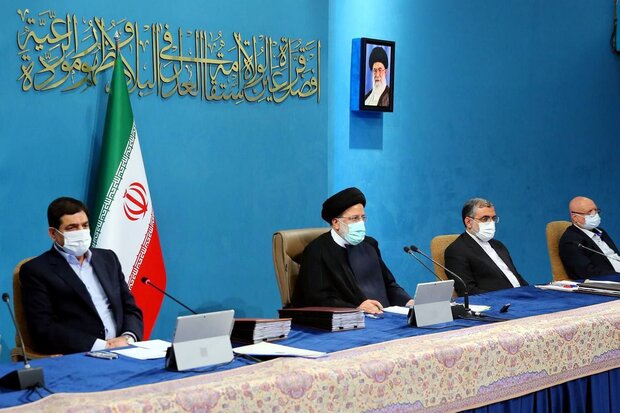 دولت خود را اولین مخاطب فرامین رهبر معظم انقلاب می‌داند