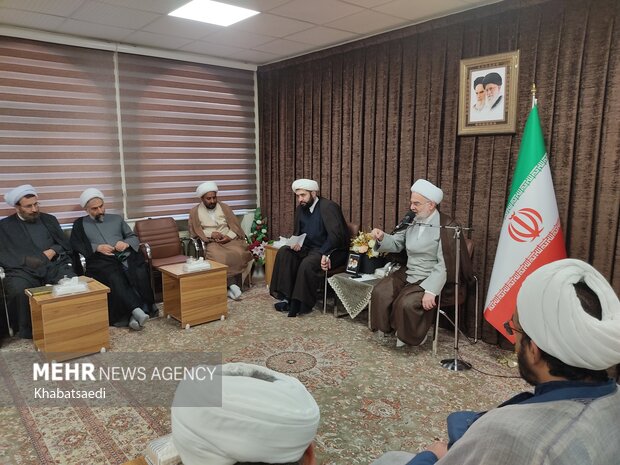 دیدار مدیران تبلیغات اسلامی مناطق تلفیقی کشور با نماینده ولی در کردستان