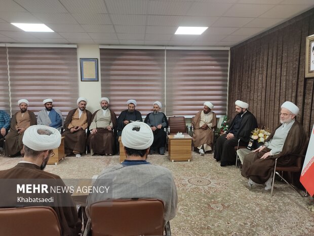 دیدار مدیران تبلیغات اسلامی مناطق تلفیقی کشور با نماینده ولی در کردستان