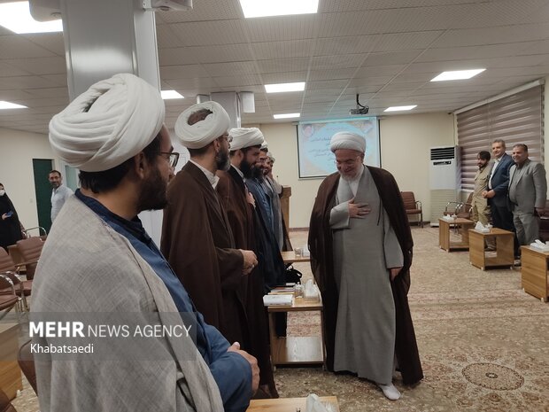 دیدار مدیران تبلیغات اسلامی مناطق تلفیقی کشور با نماینده ولی در کردستان