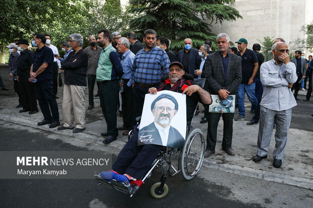 مراسم تشییع پیکر مرحوم حجت الاسلام سید محمود دعایی مدیر مسئول روزنامه اطلاعات صبح سه‌شنبه ۱۷ خرداد ۱۴۰۱ در موسسه اطلاعات برگزار شد