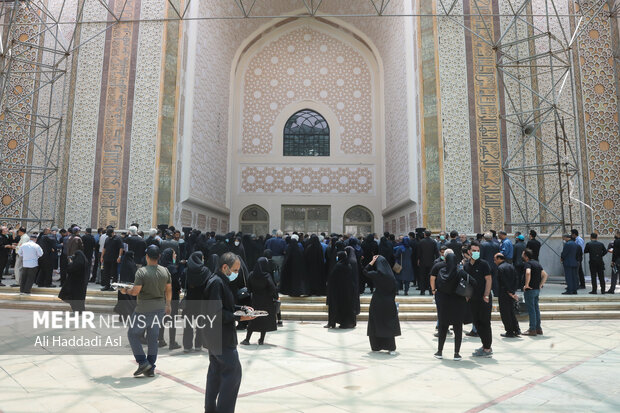 پیکر مرحوم حجت الاسلام سید محمود دعایی مدیر مسئول روزنامه اطلاعات پیش از ظهر امروز سه‌شنبه ۱۷ خرداد ۱۴۰۱ در مرقد بنیانگذار انقلاب اسلامی به خاک سپرده شد