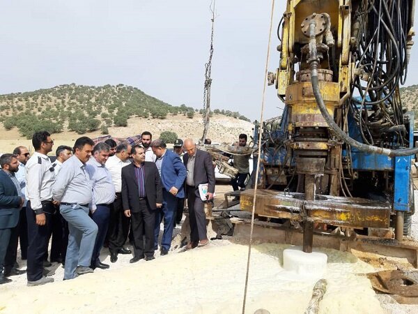 آبرسانی به ۱۴ روستای اسلام آبادغرب در حال انجام است