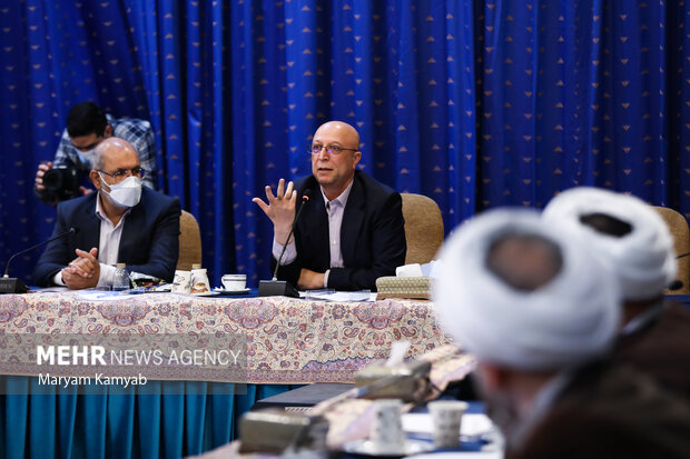 محمدعلی زلفی گل وزیر علوم در جلسه شورای عالی انقلاب فرهنگی حضور دارد