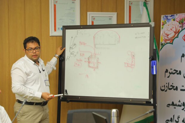 بازدید کارشناسان محیط زیست بوشهراز شرکت مخازن سبز پتروشیمی عسلویه
