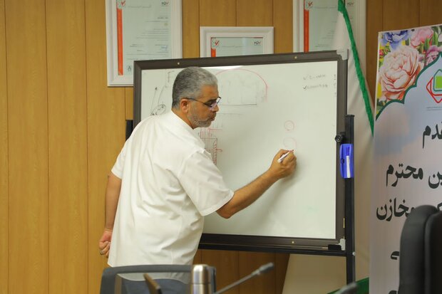 بازدید کارشناسان محیط زیست بوشهراز شرکت مخازن سبز پتروشیمی عسلویه