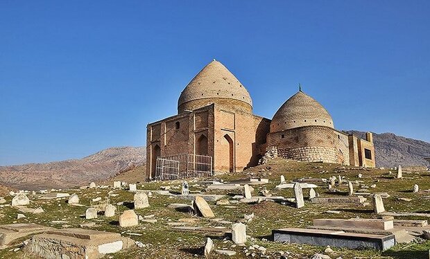 نمای هوایی از امامزاده «حیات الغیب» لرستان