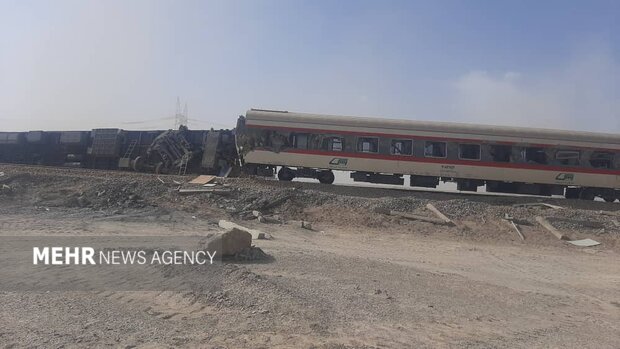 شمار فوتی های حادثه قطار مشهد- یزد به ۱۷ نفر رسید