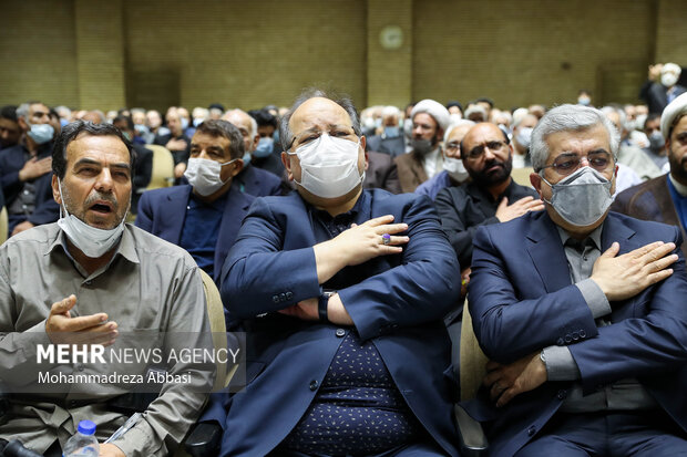 رضا اردکانیان وزیر پیشین نیرو و محمد شریعتمداری وزیر سابق تعاون کار و رفاه اجتماعی در مراسم ترحیم حجتالاسلام سید محمود دعایی حضور دارند