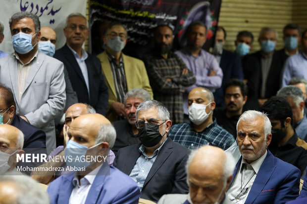غلامحسین کرباسچی در مراسم ترحیم حجتالاسلام سید محمود دعایی حضور دارد