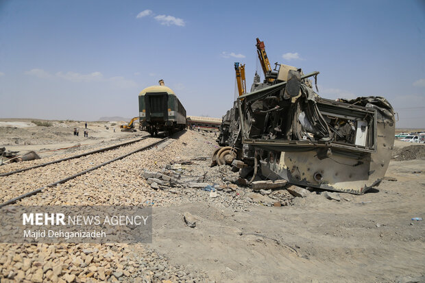 حادثه برای قطار مشهد-یزد/ ۲۲ کشته تاکنون/ اعلام عزای عمومی در یزد/ دستور بازداشت ۶ نفر
