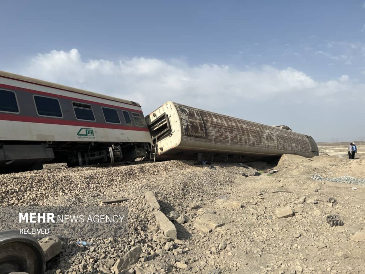 خروج قطار مشهد به یزد از ریل/ ۱۷ کشته و ۵۰ مصدوم تاکنون/ برخورد با بیل مکانیکی علت حادثه