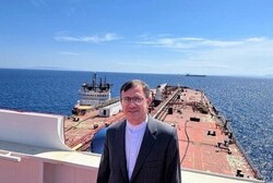Atina geri adım attı: İran petrolü iade edilecek