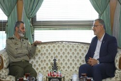 دیدار شهردار تهران با فرمانده کل ارتش