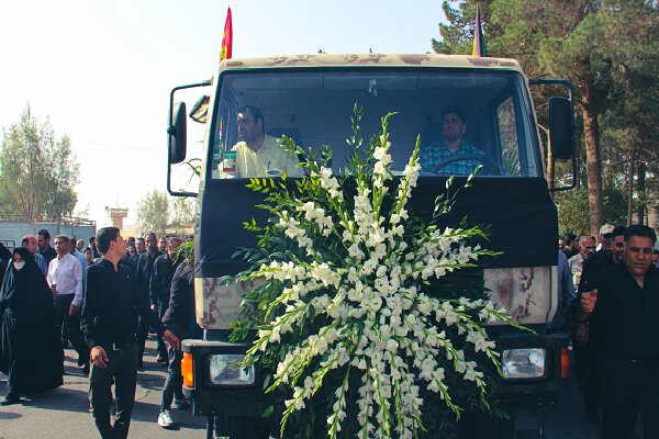 تشییع پیکر جان باختگان قطار طریق الرضا(ع) در یزد