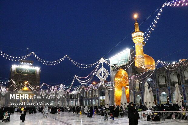 Iranians mark Imam Reza birthday anniv. in Mashhad
