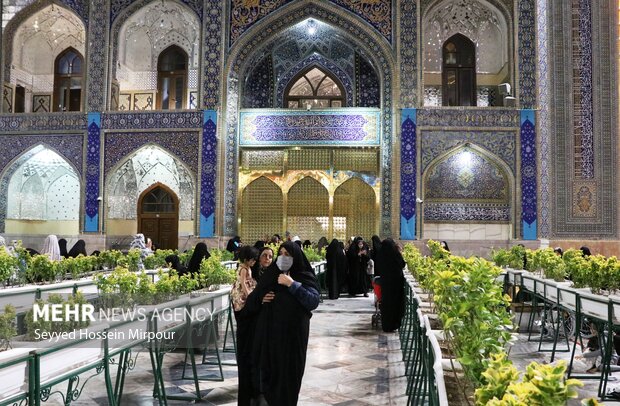 Iranians mark Imam Reza birthday anniv. in Mashhad
