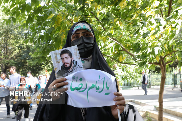 اجتماع بزرگ امام رضایی‌ها با عنوان «ولایت عشق» با حضور اقشار مختلف مردم و هیئات مذهبی در اعتراض به اهانت به ساحت پیامبر اعظم (ص) و امام هشتم (ع) بعدازظهر امروز جمعه ۲۰ خرداد ۱۴۰۱ در دانشگاه تهران برگزار شد.