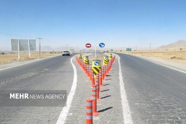  ۳۵ هزار تابلو و علائم ایمنی در راه‌های استان بوشهر نصب شد