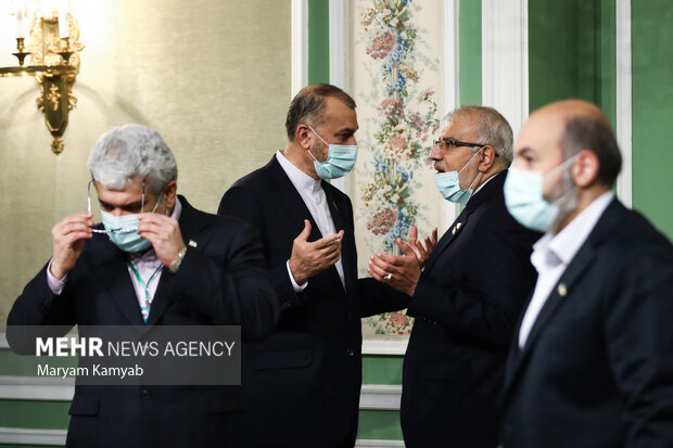حسین امیرعبداللهیان وزیر امور خارجه و جواد اوجی وزیر نفت در نشست خبری روسای جمهور ایران و ونزوئلا حضور دارند