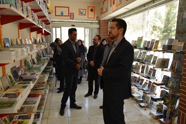 نخستین فروشگاه عرضه محصولات کانون پرورش فکری کرمانشاه افتتاح شد نخستین فروشگاه عرضه محصولات کانون پرورش فکری کرمانشاه افتتاح شد