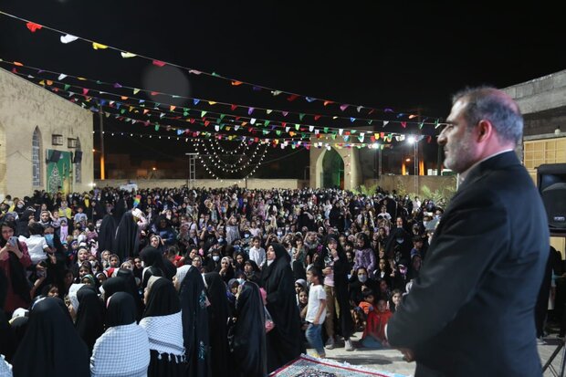 ۱۰۰ ویژهبرنامه دهه کرامت در شهرستان دشتی اجرا شد