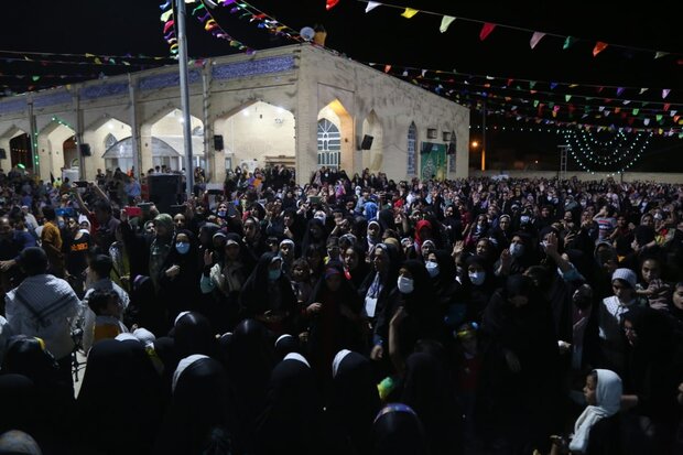 ۱۰۰ ویژهبرنامه دهه کرامت در شهرستان دشتی اجرا شد