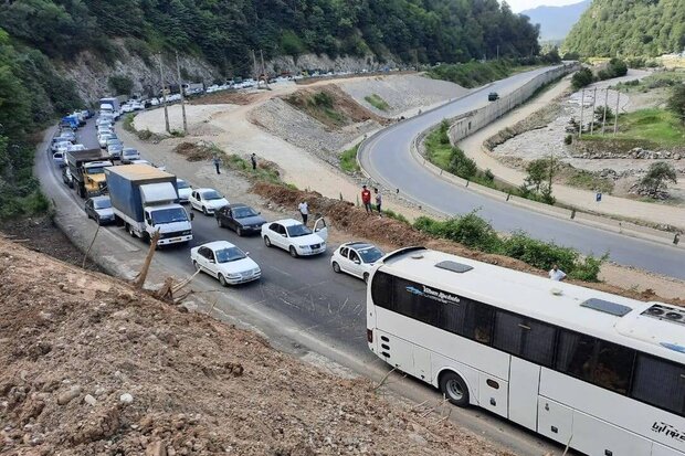 ترافیک سنگین در محور چالوس ترافیک سنگین در محور چالوس