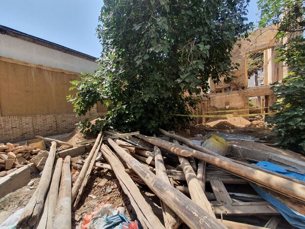 وعده بازسازی و بهره برداری از بنای معیرالممالک یک ساله شد