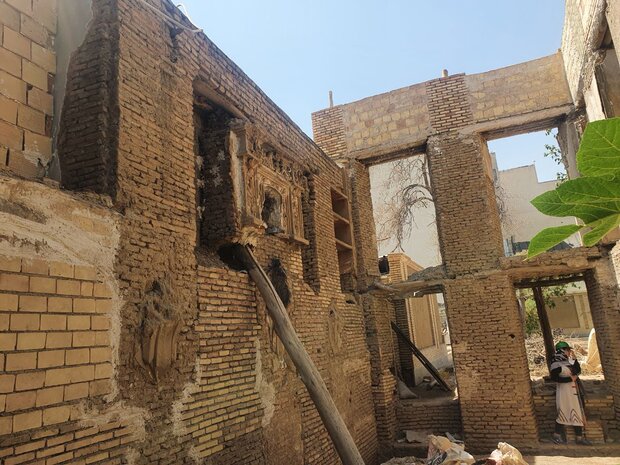 وعده بازسازی و بهره برداری از بنای معیرالممالک یک ساله شد