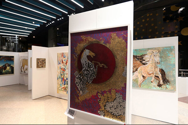 فرصت یک نمایشگاه هنری برای آشنایی مردم با هنرهای تجسمی