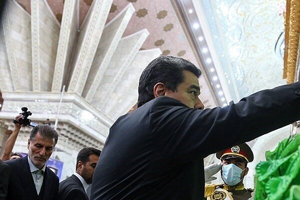 Maduro visits Imam Khomeini mausoleum 