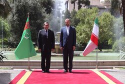 Emir Abdullahiyan, Türkmen mevkidaşı ile telefonda görüştü