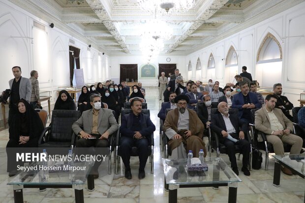 رونمایی از منسوج زربفت مضجع مطهر رضوی در مشهد