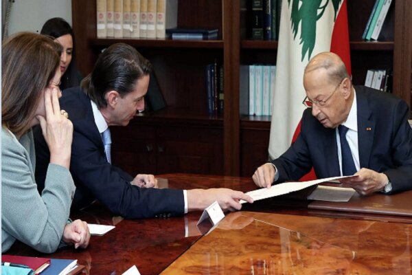 لبنان نسخه نهایی توافق راتحویل داد/لاپید: به توافقی تاریخی رسیدیم