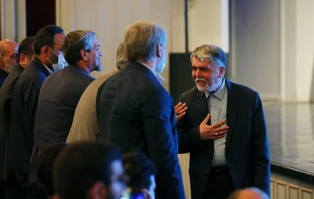 مشی متواضعانه مرحوم دعایی ستودنی بود